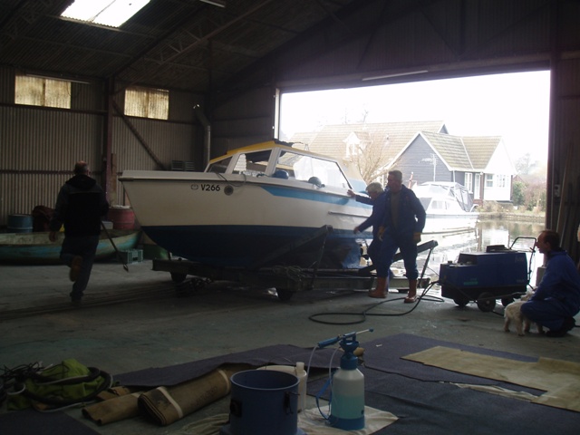 Dayboat_pull_out_007
